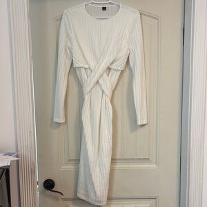 Elegant White Long Sleeve Dress